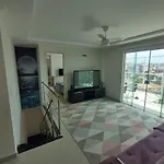 Linda cobertura próximo a praia do forte